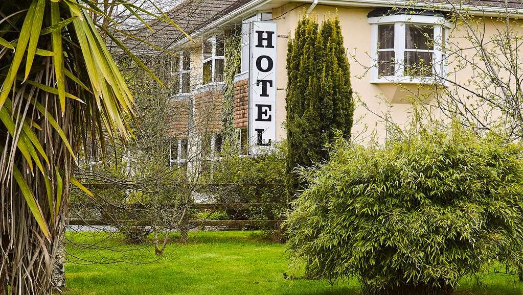 Cedar Lodge Hotel & Restaurant Newbawn Exterior photo